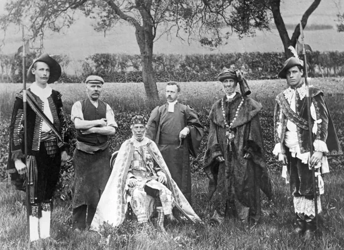 Framed Print : The Coronation of Charlie Rutherford as King of the Gypsies at Kirk Yetholm im May 1898 Framed Print : The Coronation of Charlie Rutherford as King of the Gypsies at Kirk Yetholm im May 1898
