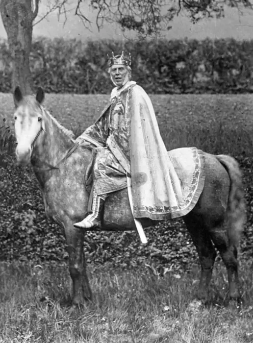 Framed Print : The Coronation of Charlie Rutherford as King of the Gypsies at Kirk Yetholm im May 1898 Framed Print : The Coronation of Charlie Rutherford as King of the Gypsies at Kirk Yetholm im May 1898