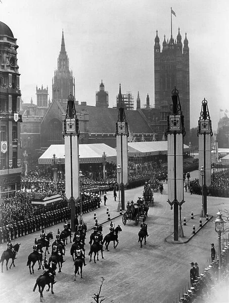Coronation of King George VI. Aerial view of the procession in progress marching up