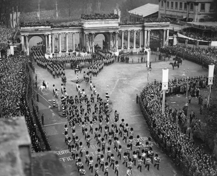 Framed Print : Coronation of King George VI. Aerial view of the procession in progress marching Framed Print : Coronation of King George VI. Aerial view of the procession in progress marching