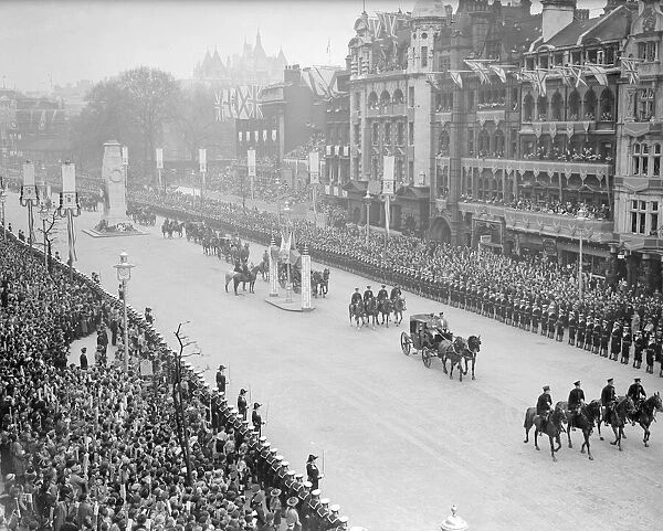 Coronation of King George VI. The procession passes the Cenotaph as it makes its