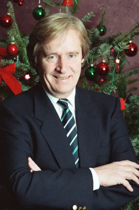 Framed Print : Coronation Street - Christmas Photocall. William Roache (Ken Barlow). 19th December 1991