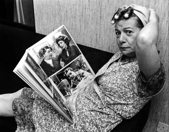 Framed Print : Coronation Street star Jean Alexander, the Streets Hilda Ogden, with her scrapbook Framed Print : Coronation Street star Jean Alexander, the Streets Hilda Ogden, with her scrapbook