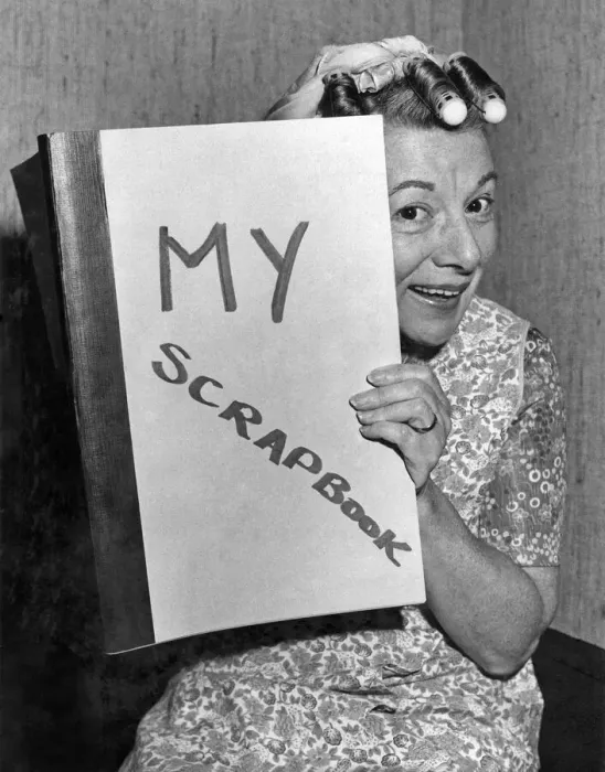 Framed Print : Coronation Street star Jean Alexander, the Streets Hilda Ogden, with her scrapbook Framed Print : Coronation Street star Jean Alexander, the Streets Hilda Ogden, with her scrapbook