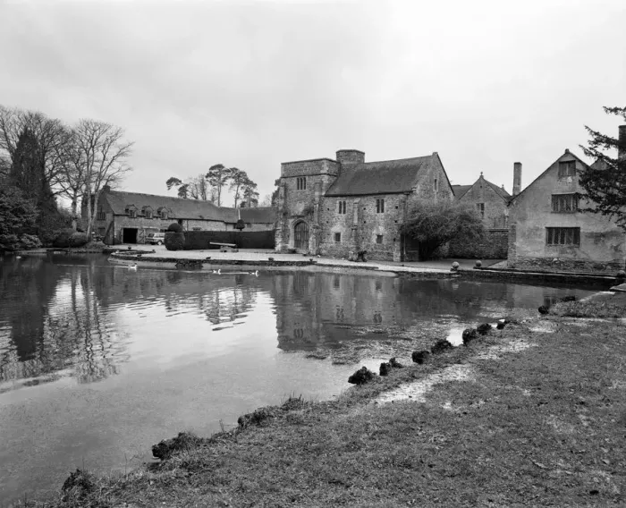 Framed Print : Cothay Manor, near Wellington, Somerset February 1975 75-00699-001