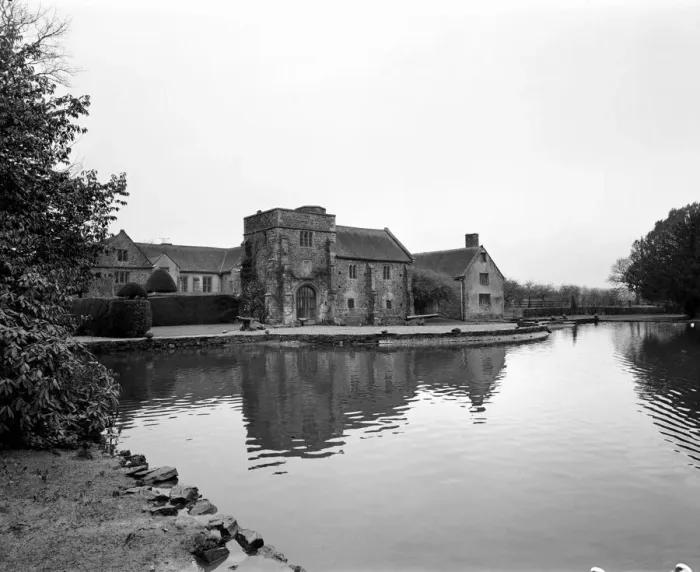Framed Print : Cothay Manor, near Wellington, Somerset February 1975 75-00699