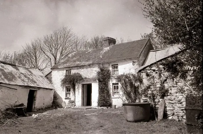 Framed Print : A cottage in County Wexford where it is believed President Kennedys ancestors came