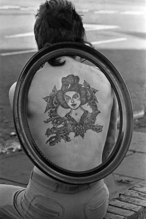 Framed Print : Council gardener Ian Hewison is so proud of the Chinese girl tattooed on his back he Framed Print : Council gardener Ian Hewison is so proud of the Chinese girl tattooed on his back he