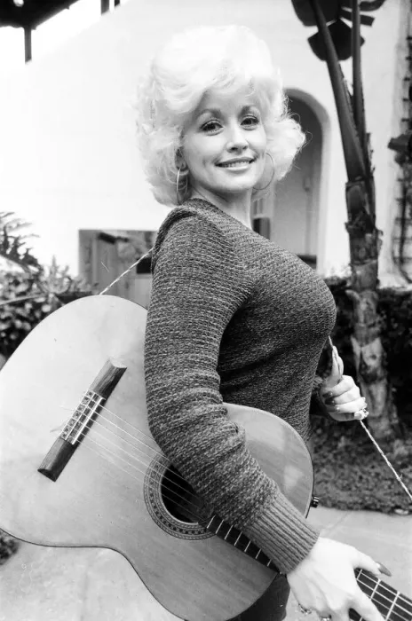 Framed Print : Country & Western singer Dolly Parton pictured in Los Angeles. 10th March 1980 Framed Print : Country & Western singer Dolly Parton pictured in Los Angeles. 10th March 1980