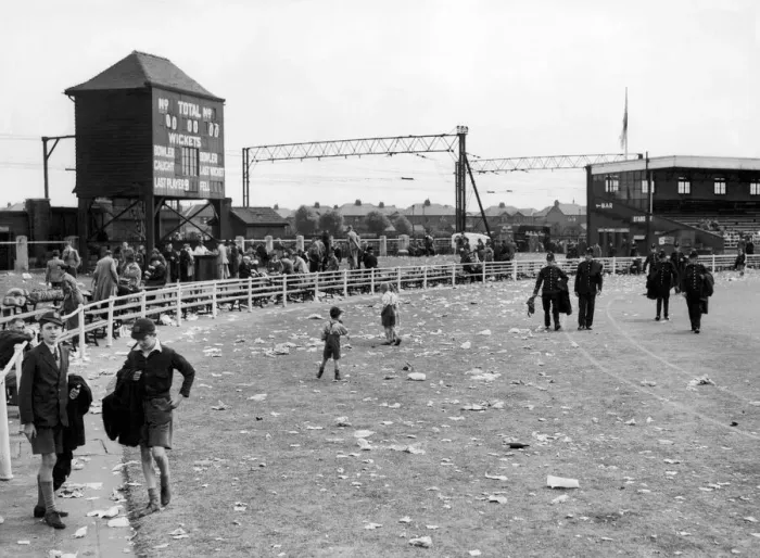Framed Print : County Cricket. Lancashire v. Yorkshire at Old Trafford Framed Print : County Cricket. Lancashire v. Yorkshire at Old Trafford