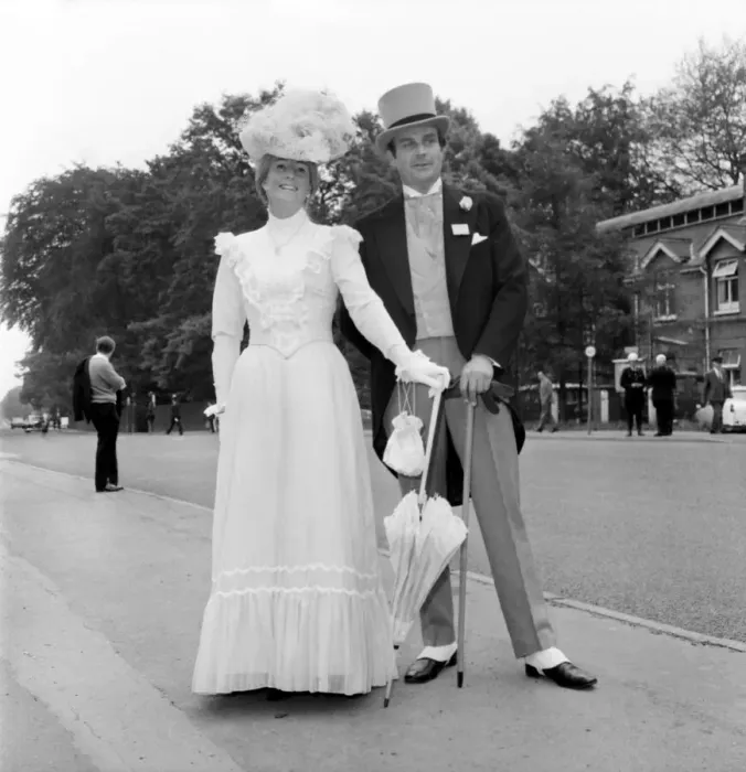 Framed Print : Couple on the first day of Royal Ascot June 1970 70-05824-003