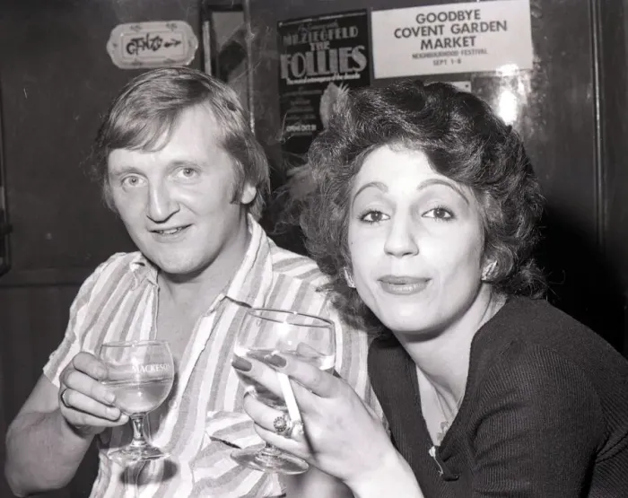 Framed Print : Covent Garden Pub A couple enjoying a drink in a Covent Garden pub. Circa 1975 Framed Print : Covent Garden Pub A couple enjoying a drink in a Covent Garden pub. Circa 1975