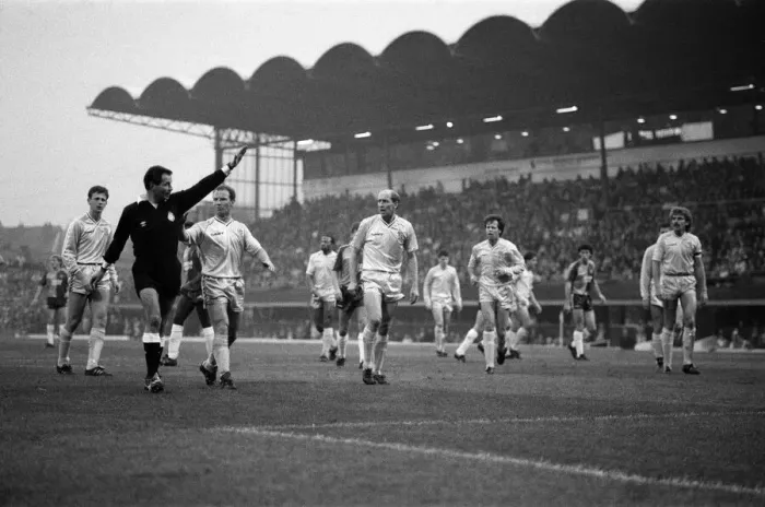 Framed Print : Coventry 2 -1 Aston Villa, First Division game held at Highfield Road. 26th November 1988 Framed Print : Coventry 2 -1 Aston Villa, First Division game held at Highfield Road. 26th November 1988