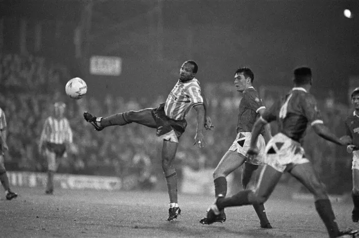 Framed Print : Coventry City 5 v Nottingham Forest 4. Fourth round of the Rumbelows Cup Framed Print : Coventry City 5 v Nottingham Forest 4. Fourth round of the Rumbelows Cup