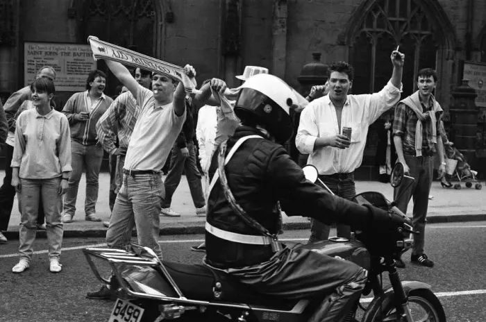 Framed Print : Coventry City fans celebrate the 1987 FA Cup Final, Coventry City beat Tottenham Hotspur Framed Print : Coventry City fans celebrate the 1987 FA Cup Final, Coventry City beat Tottenham Hotspur