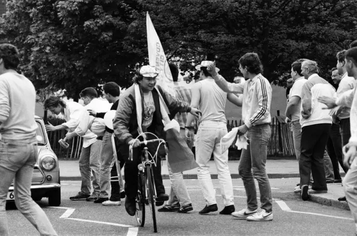 Framed Print : Coventry City fans celebrate the 1987 FA Cup Final, Coventry City beat Tottenham Hotspur Framed Print : Coventry City fans celebrate the 1987 FA Cup Final, Coventry City beat Tottenham Hotspur