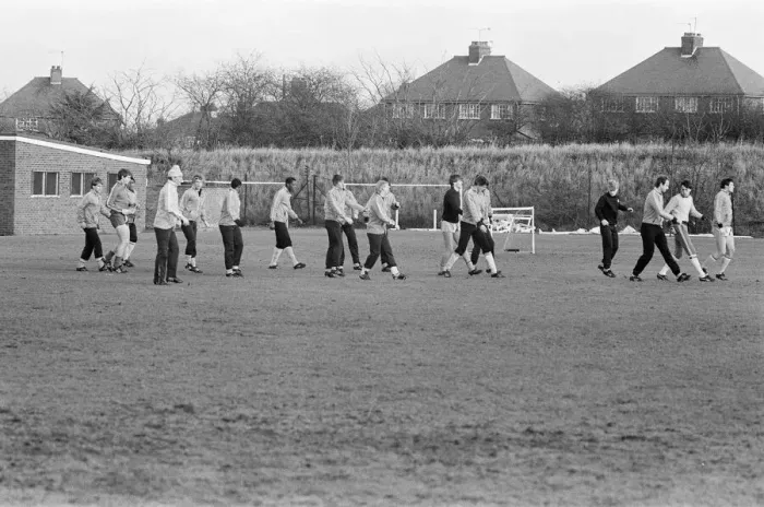 Framed Print : Coventry City Players, pictured during training session ahead of FA Cup Third Round match Framed Print : Coventry City Players, pictured during training session ahead of FA Cup Third Round match
