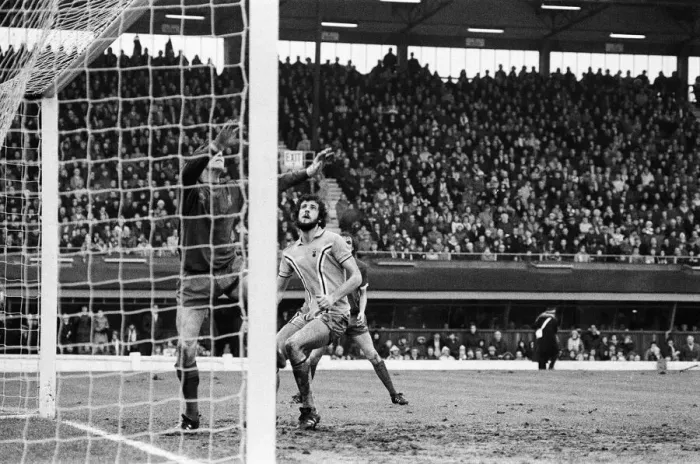 Framed Print : Coventry City v Liverpool, final score 1-0 to Coventry City. League Division One Framed Print : Coventry City v Liverpool, final score 1-0 to Coventry City. League Division One