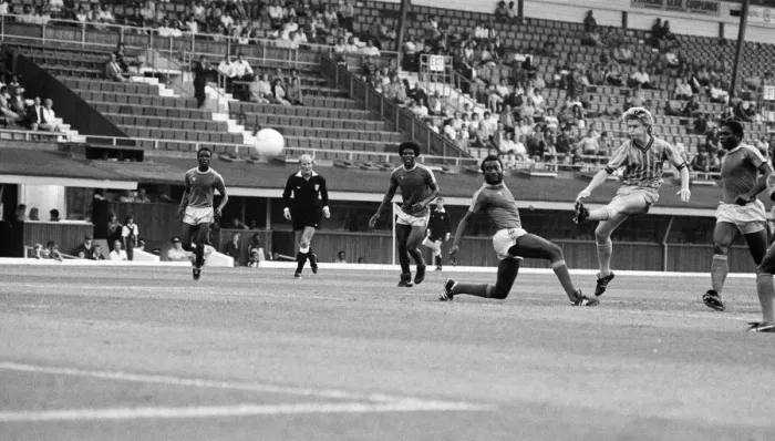 Framed Print : Coventry City v Zimbabwe, Pre Season Friendly at Highfield Road, Friday 19th August 1983 Framed Print : Coventry City v Zimbabwe, Pre Season Friendly at Highfield Road, Friday 19th August 1983