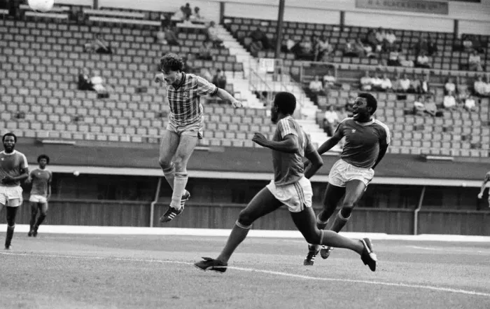 Framed Print : Coventry City v Zimbabwe, Pre Season Friendly at Highfield Road, Friday 19th August 1983 Framed Print : Coventry City v Zimbabwe, Pre Season Friendly at Highfield Road, Friday 19th August 1983