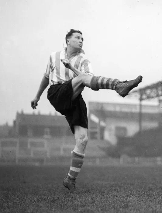 Framed Print : Cox Sheffield United FC December 1946 Framed Print : Cox Sheffield United FC December 1946
