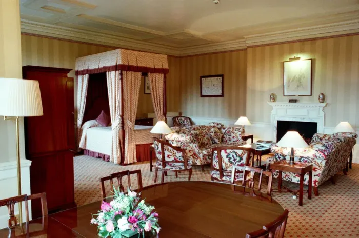 Framed Print : The Crathorne Room, Crathorne Hall Hotel, Crathorne, Yarm, North Yorkshire