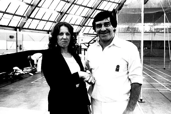 Cricket Legend Fred Trueman at the Evening Chronicle sponsored cricket coaching session
