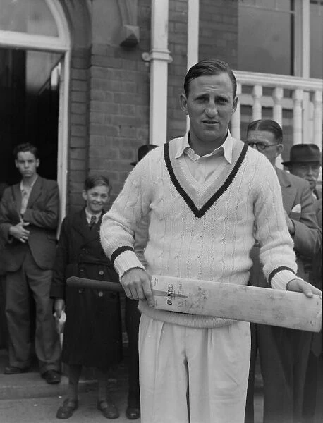 Cricket Len Hutton 24  /  7  /  1951 B3523  /  2