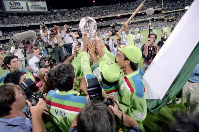 Framed Print : Cricket World Cup 1992 - Australia: Final: England v. Pakistan at Melbourne