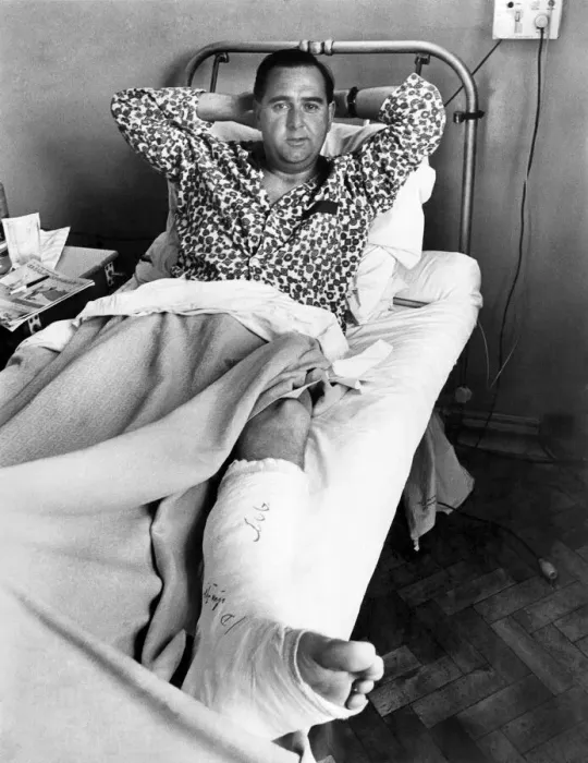 Framed Print : Cricketeer Colin Cowdrey shows off his plaster. May 1969 P012513