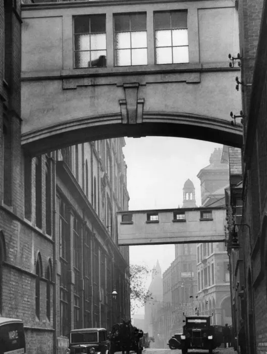 Framed Print : Crossover bridges in Dalton Street, Birmingham, West Midlands, Thursday 7th October 1937 Framed Print : Crossover bridges in Dalton Street, Birmingham, West Midlands, Thursday 7th October 1937