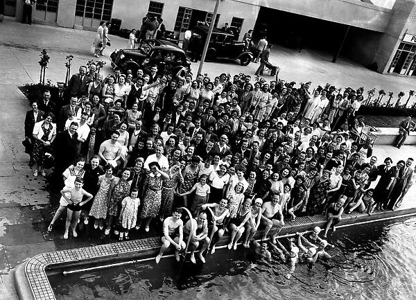A crowd at Butlins Holiday camp Y2K Circa 1948