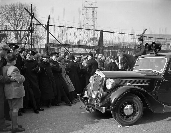 Crowds at Arsenal for Cup semi-final tickets. 15th March 1950