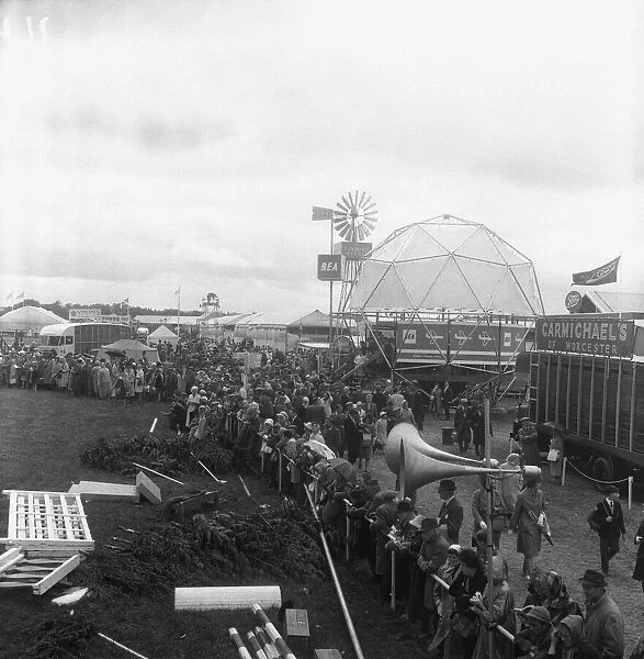 Crowds at the Royal Agricultural Show in Newcastle gather around the show ring