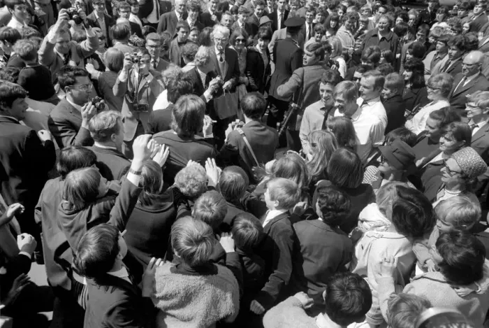 Framed Print : Crowds throng around Mick Jagger and Keith Richards on 10 May 1967 outside Chichester Framed Print : Crowds throng around Mick Jagger and Keith Richards on 10 May 1967 outside Chichester