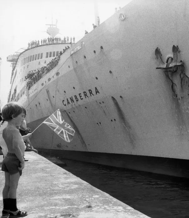 Framed Print : The cruise liner Canberra'returning to Southampton from her mission as a Framed Print : The cruise liner Canberra'returning to Southampton from her mission as a