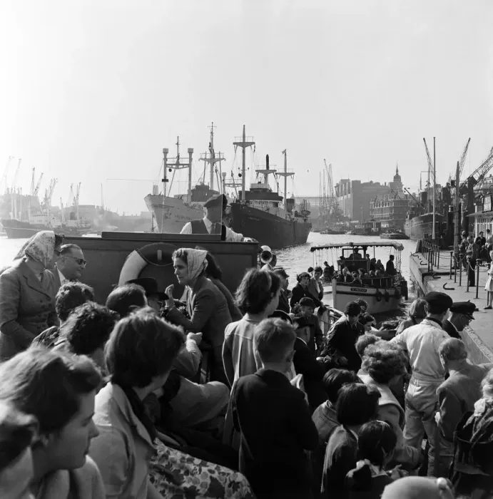 Framed Print : A cruise down the River Thames, London. 25th April 1955 Framed Print : A cruise down the River Thames, London. 25th April 1955