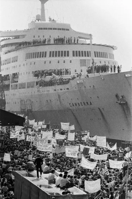 Framed Print : The cruise ship Canberra arrives back at her berth in Southampton Docks