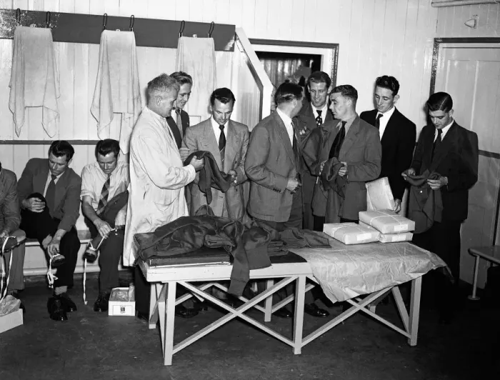 Framed Print : Crystal Palace club meeting ahead of the 1950 - 1951 season. 17th July 1950 Framed Print : Crystal Palace club meeting ahead of the 1950 - 1951 season. 17th July 1950