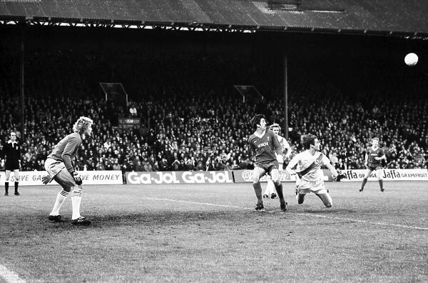 Crystal Palace v. Liverpool. November 1980 LF05-18-035 The final score was a two