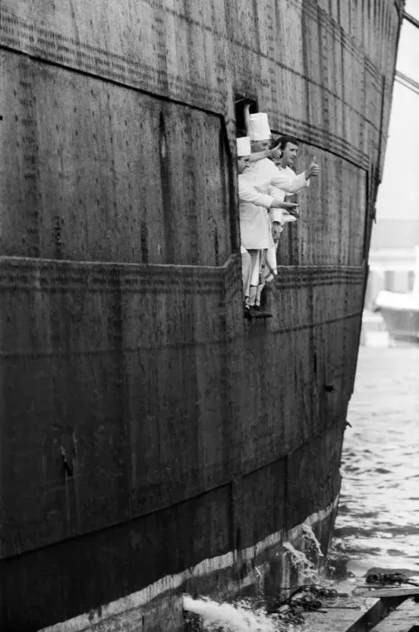 Framed Print : The Cunard White Star liner Queen Mary sails for the last time Framed Print : The Cunard White Star liner Queen Mary sails for the last time