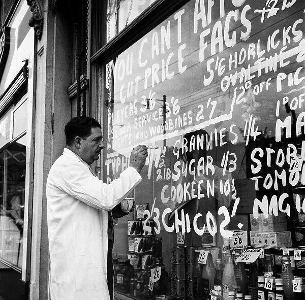 Cut price grocers in Forest gate, 15th September 1955