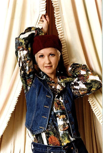 Cyndi Lauper pop singer