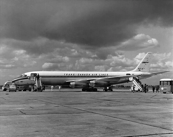D. C. 8 at London Airport prior to take off. June 1960 P003962