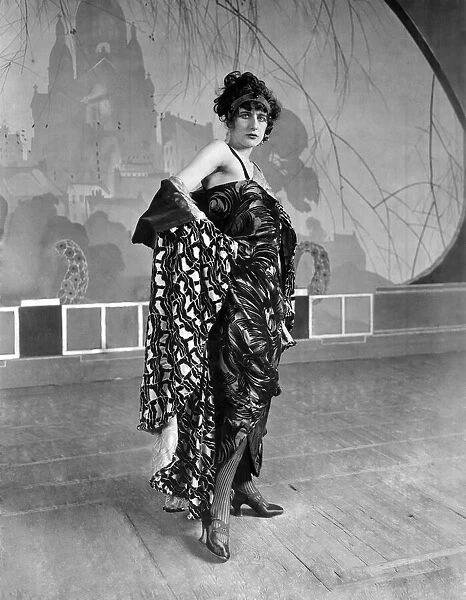 Dahlia Gordon in a scene from the 1916 London Stage production of Pick a dilly at