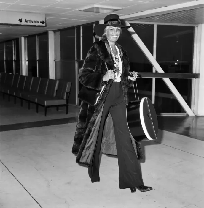 Framed Print : Dahlia Lavi, the Israeli actress, arrives at Heathrow Airport today from Miami for a two Framed Print : Dahlia Lavi, the Israeli actress, arrives at Heathrow Airport today from Miami for a two