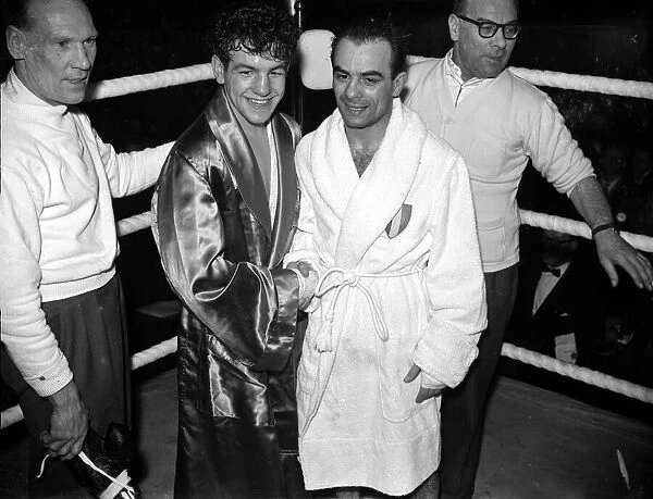 Dai Dower (left) v Nazzareno Gianelli after the fight which Dower won