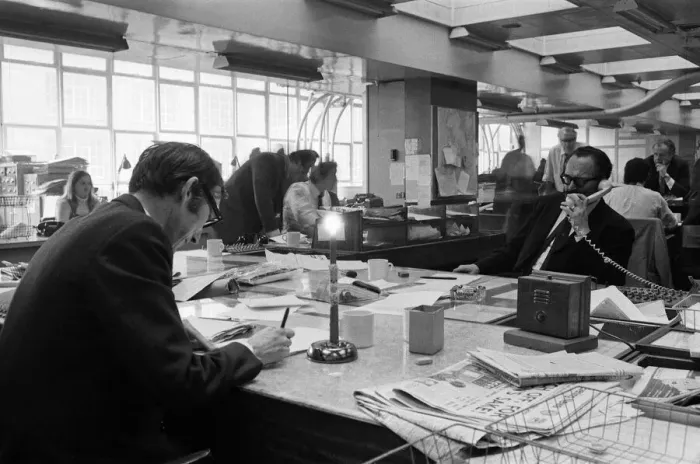 Framed Print : Daily Mirror editorial floor during a power cut, Holborn, London. 9th December 1970 Framed Print : Daily Mirror editorial floor during a power cut, Holborn, London. 9th December 1970