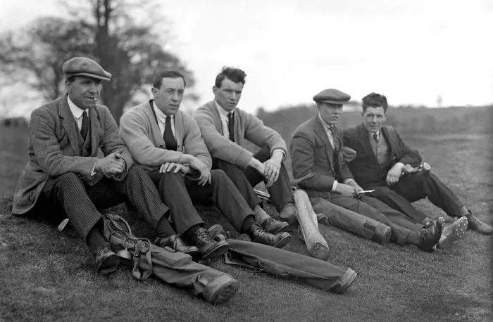 Framed Print : Daily Mirror Golf Competition for Footballers - April 1924 Bert Smith (Spurs), A