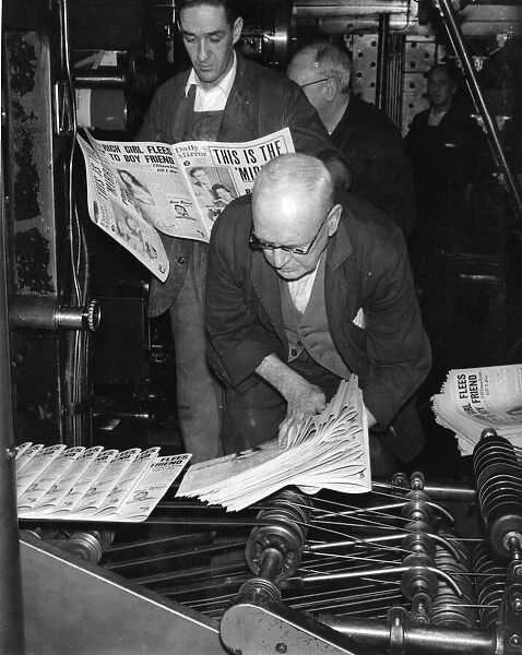 Daily Mirror Newspaper May 1956 Printers and publishing floor workers read